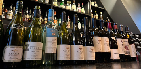 remoxバーカウンター、ワインの画像